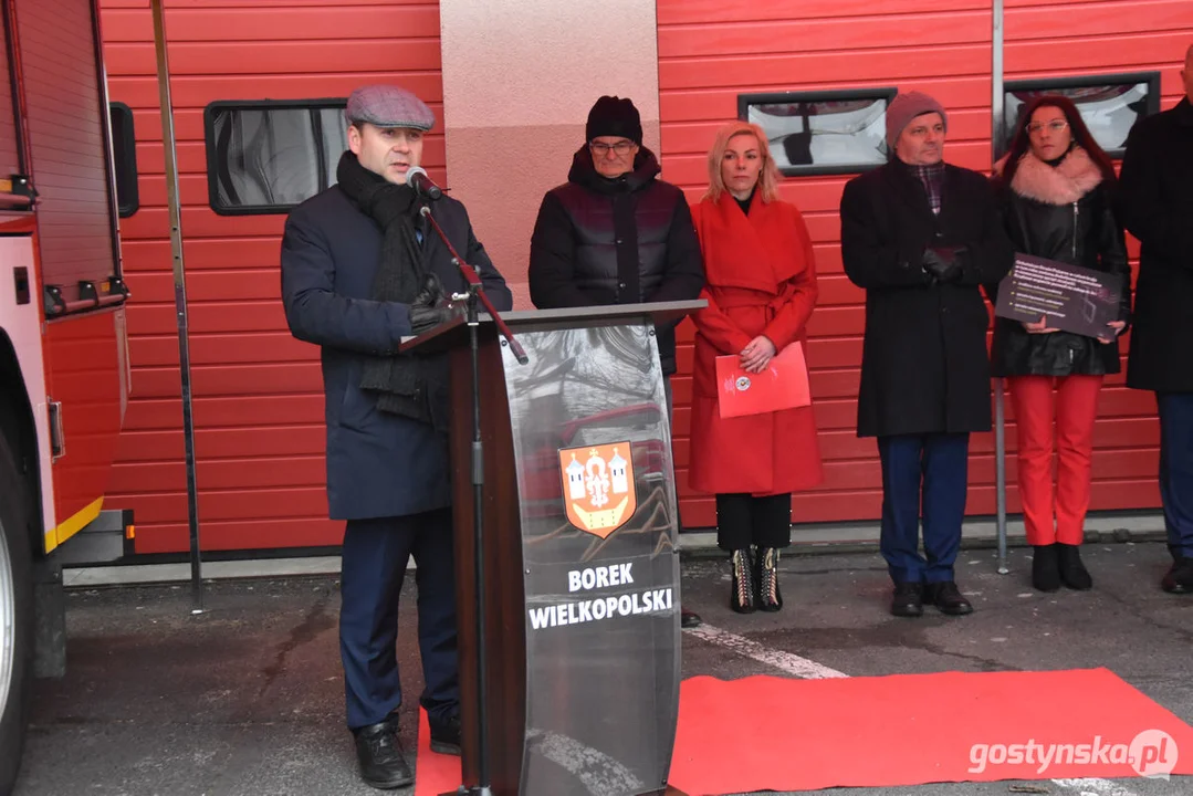 Wręczenie promes na zakup wozów strażackich dla 3 jednostek OSP: Borek Wlkp., Gola i Pogorzela