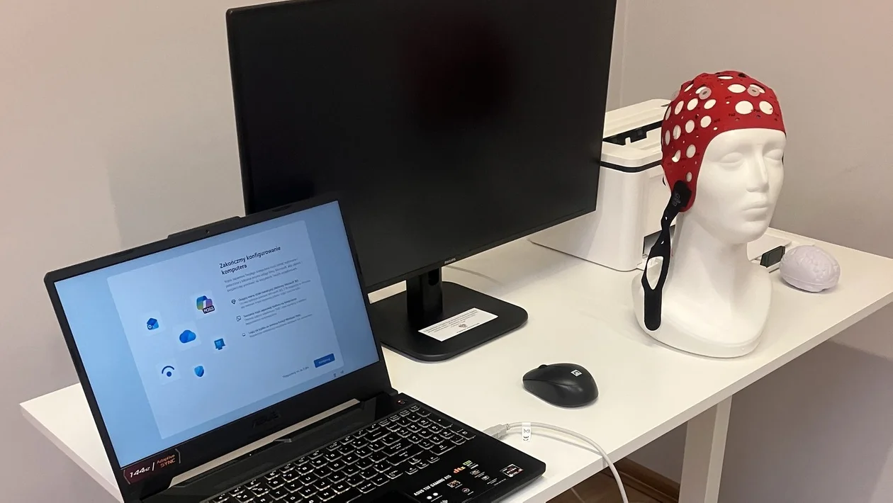 Nowoczesne technologie w służbie uczniom. Poradnia w Rawiczu z dofinansowaniem na sprzęt cyfrowy - Zdjęcie główne