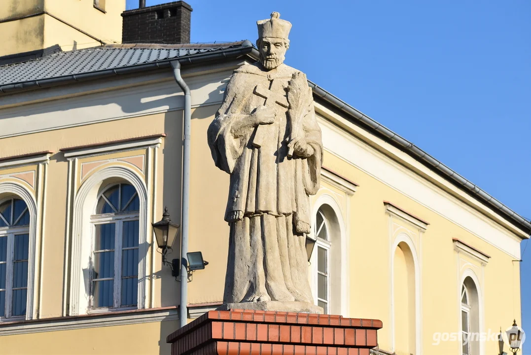 Odbudowa pomnika św. Jana Nepomucena na rynku w Krobi