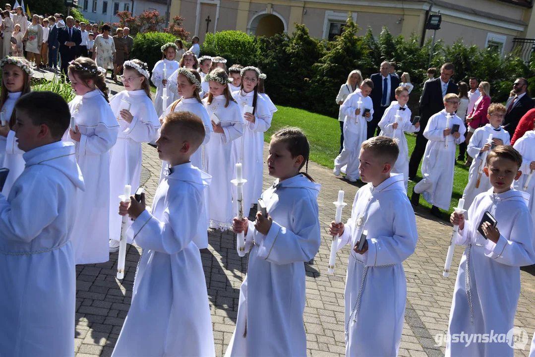 Sakrament I Komunii Świętej w parafii w Pogorzeli