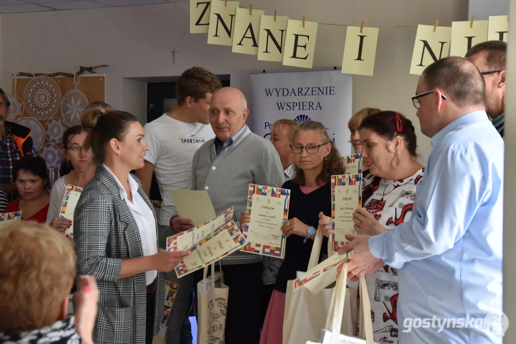 Wystawa prac plastycznych Znane-Nieznane. Stowarzyszenie Nie Sami Krobia