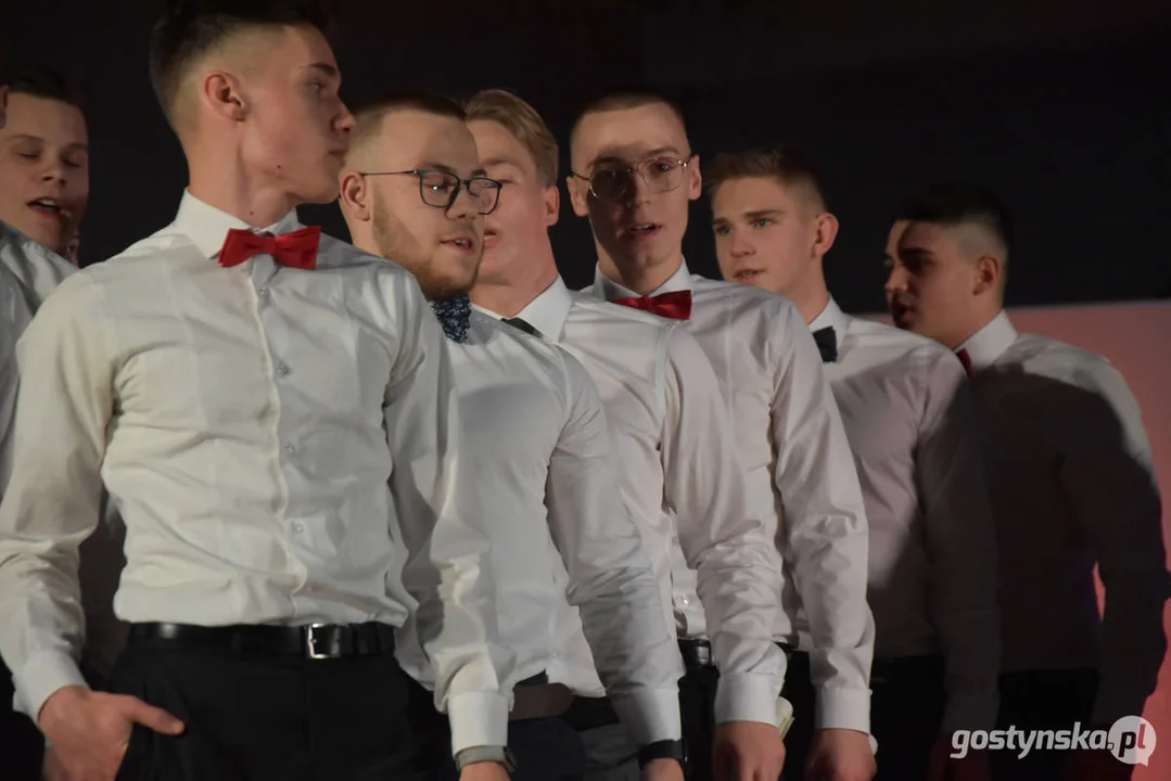 Studniówka ZSO Gostyń 2023. Spektakl muzyczny w wykonaniu maturzystów