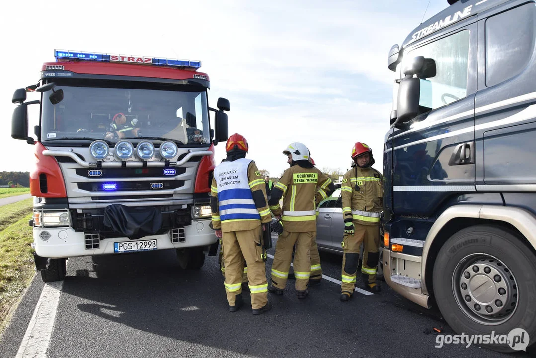 Kraksa na DK12 (obwodnica Borku Wlkp.). Zderzenie 4 samochodów