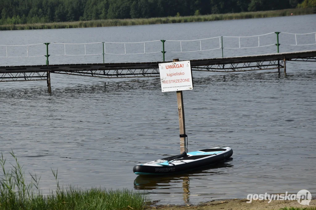 Gostyńska plaża nad jeziorem w Dolsku