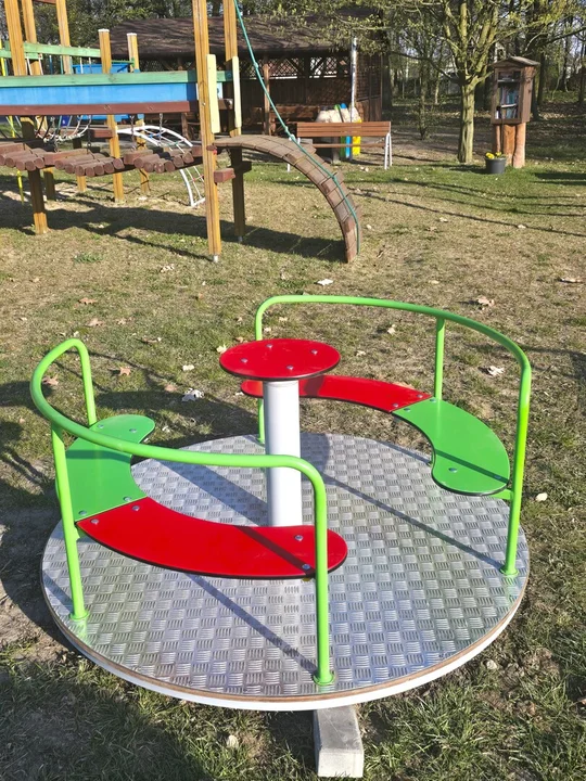 Place zabaw doposażone