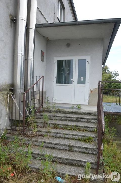 Gmina Krobia sprzedaje budynek dawnej Szkoły Podstawowej w Ciołkowie
