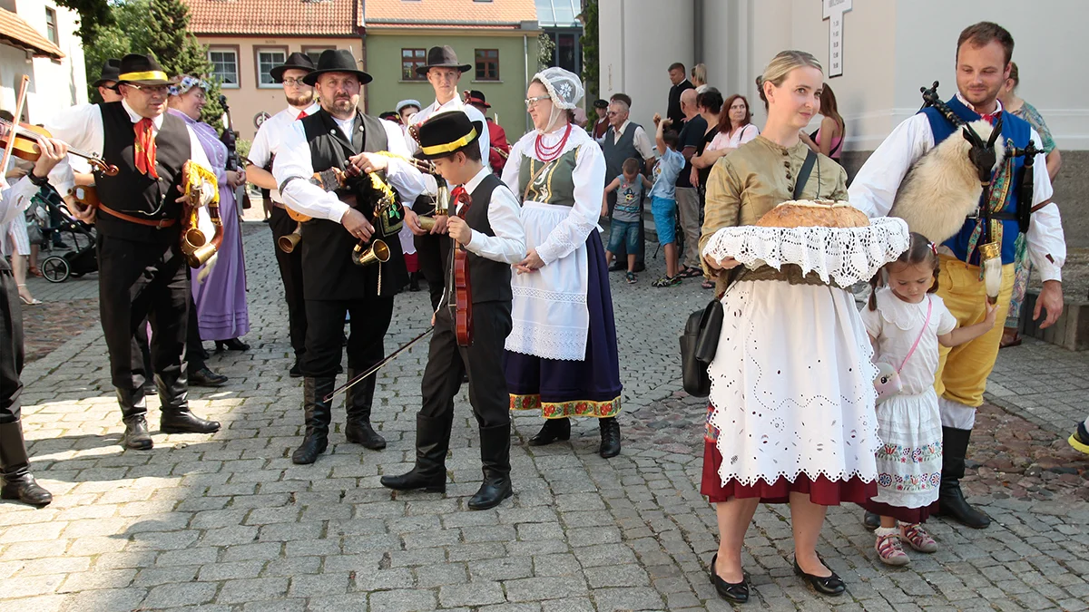 Roztańczony trzeci dzień Festiwalu Muzyków Ludowych - Zdjęcie główne