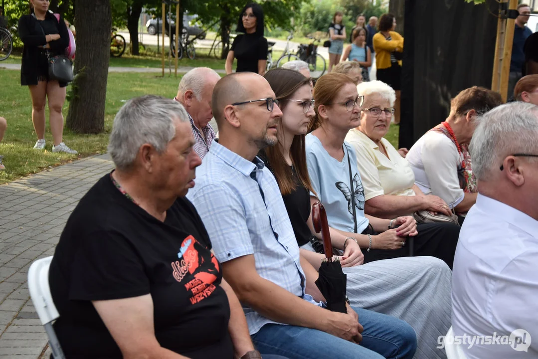 Odsłonięcie szyldu parku im. Adama Mickiewicza w Borku Wlkp.