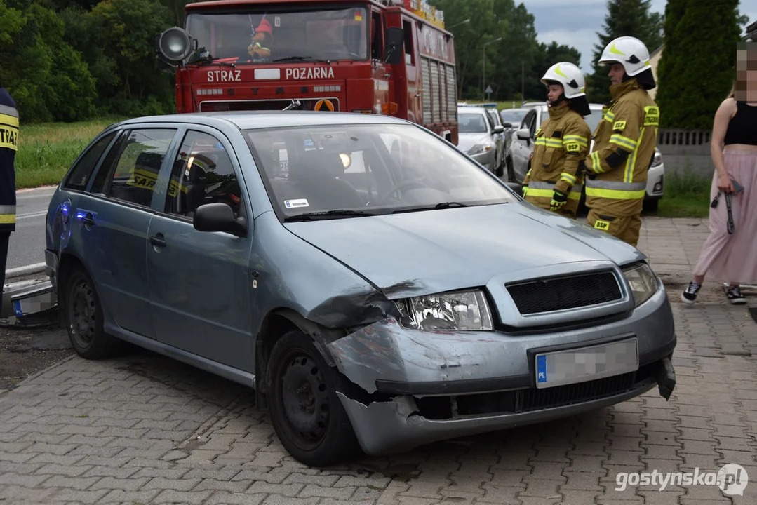 Zderzenie trzech samochodów na DK12