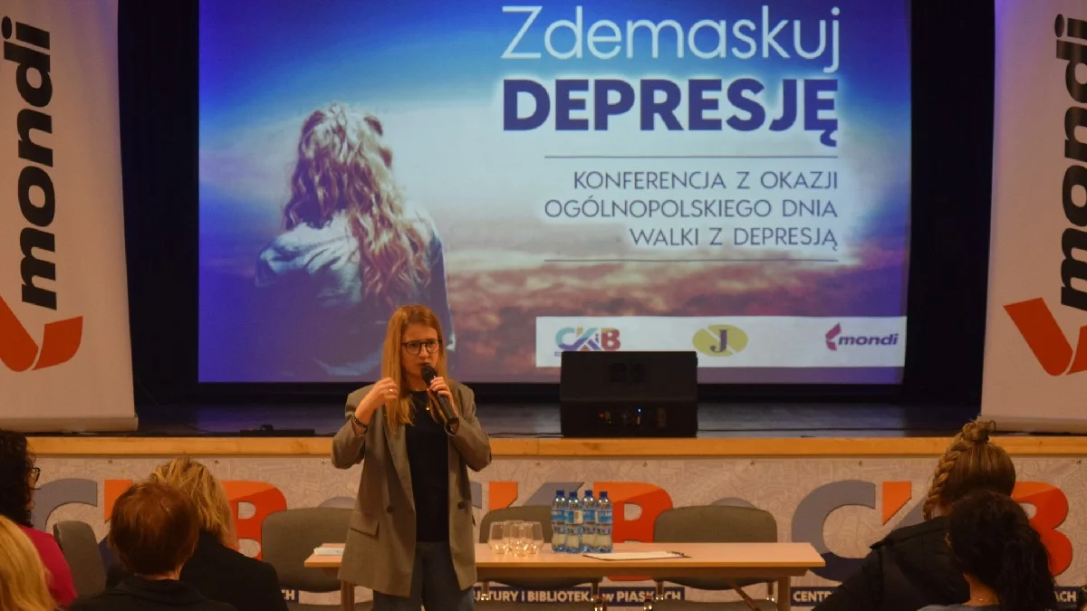 Konferencja z okazji Ogólnopolskiego Dnia Walki z Depresją w Piaskach. Niemal w każdej klasie jest dziecko borykające się z tą chorobą - Zdjęcie główne