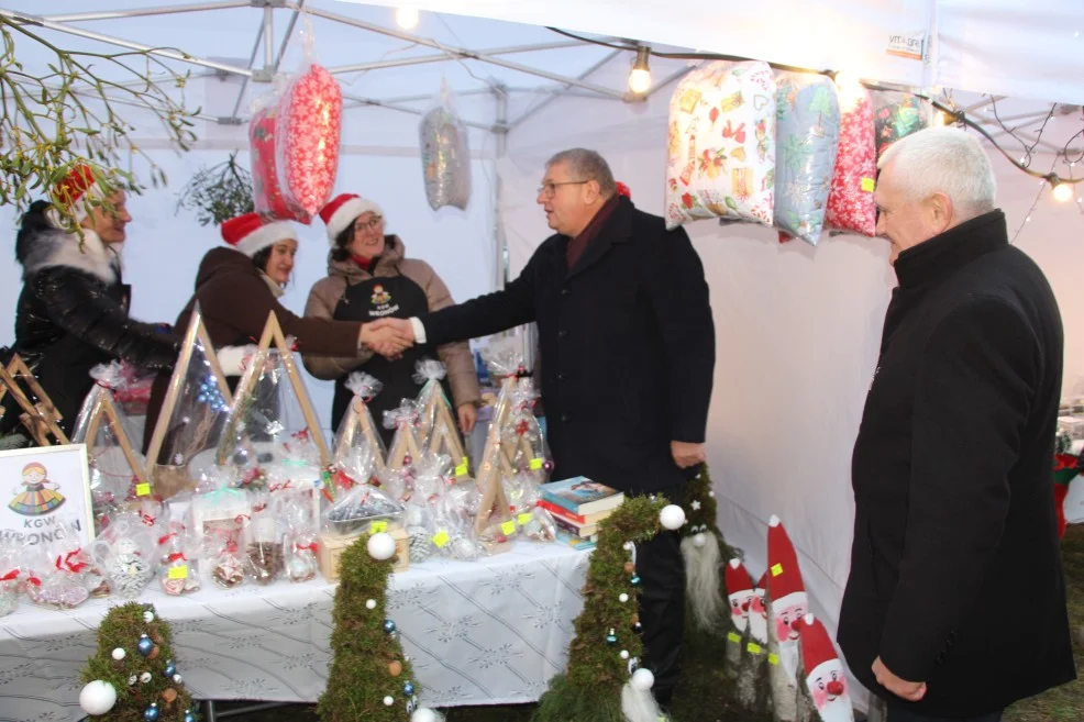 Jarmark bożonarodzeniowy i finał konkursu "Wilekopolskie smaki wigilijne w Choczu"