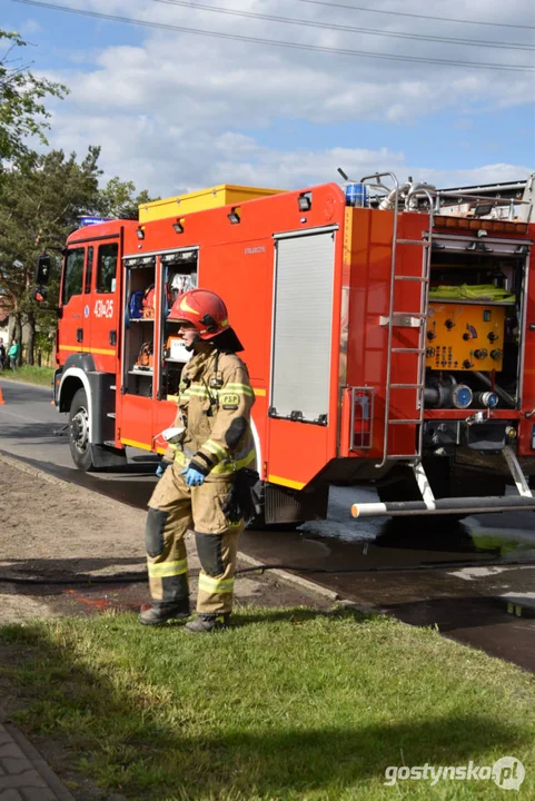 Groźny pożar w Łęce Wielkiej. Mieszkanie spłonęło doszczętnie