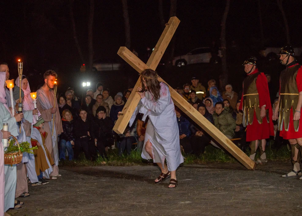 „Pasja oczami Marii Magdaleny” Teatru Prawie Wielkiego w Choczu [ZDJĘCIA] - Zdjęcie główne