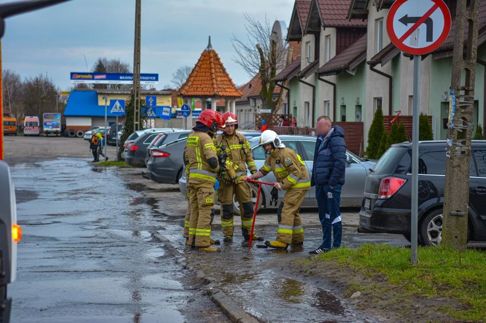 Kolizja samochodu z hydrantem w Witaszycach