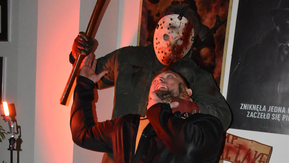 Figurkowcy - wystawa w gostyńskim kinie