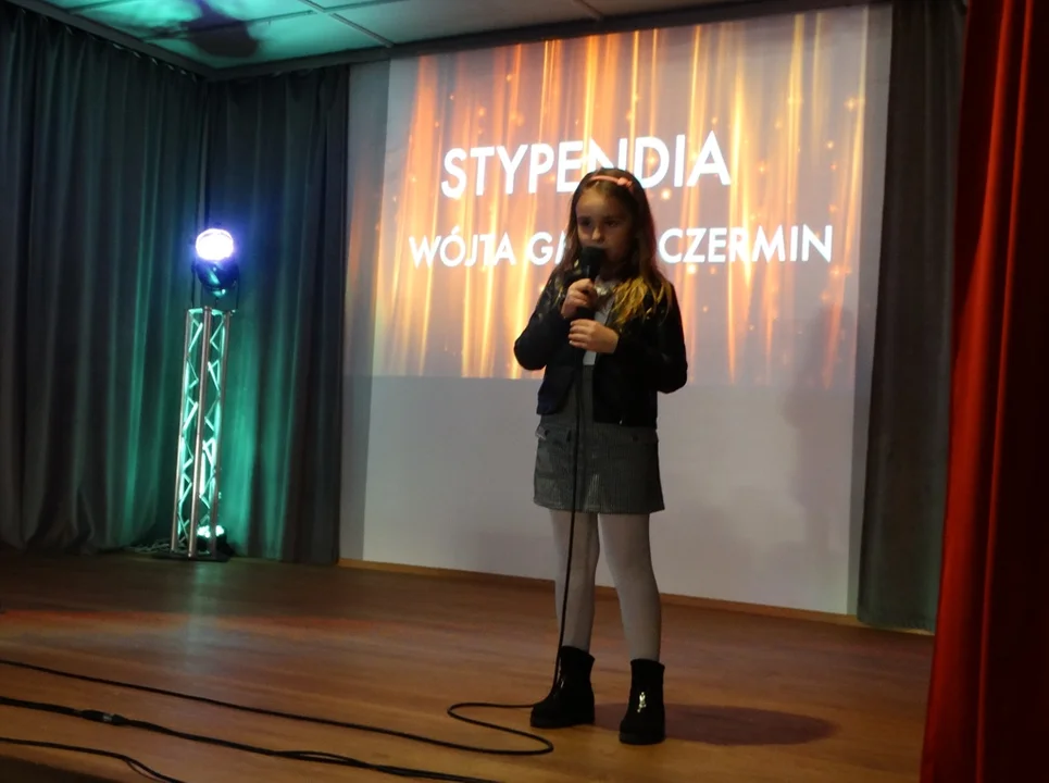 Stypendia wójta Czermina dla najzdolniejszych uczniów