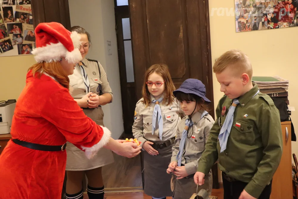 Betlejemskie Światło Pokoju w redakcji "Życia Rawicza"