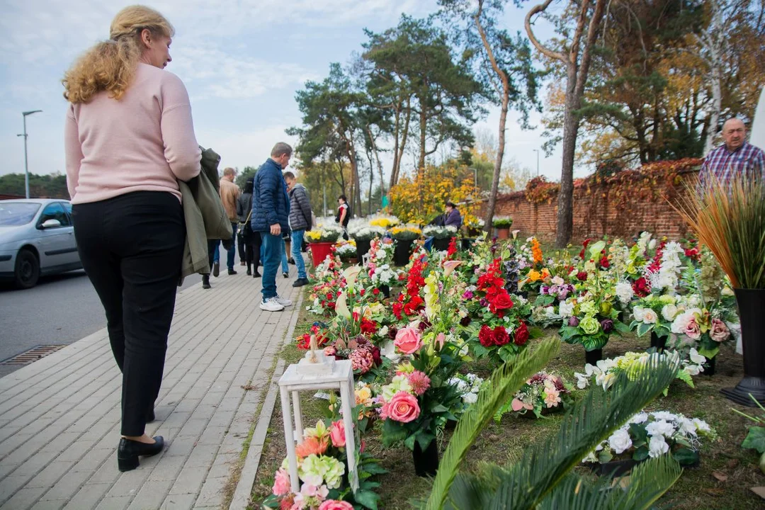 Wszystkich Świętych na cmentarzach w Jarocinie