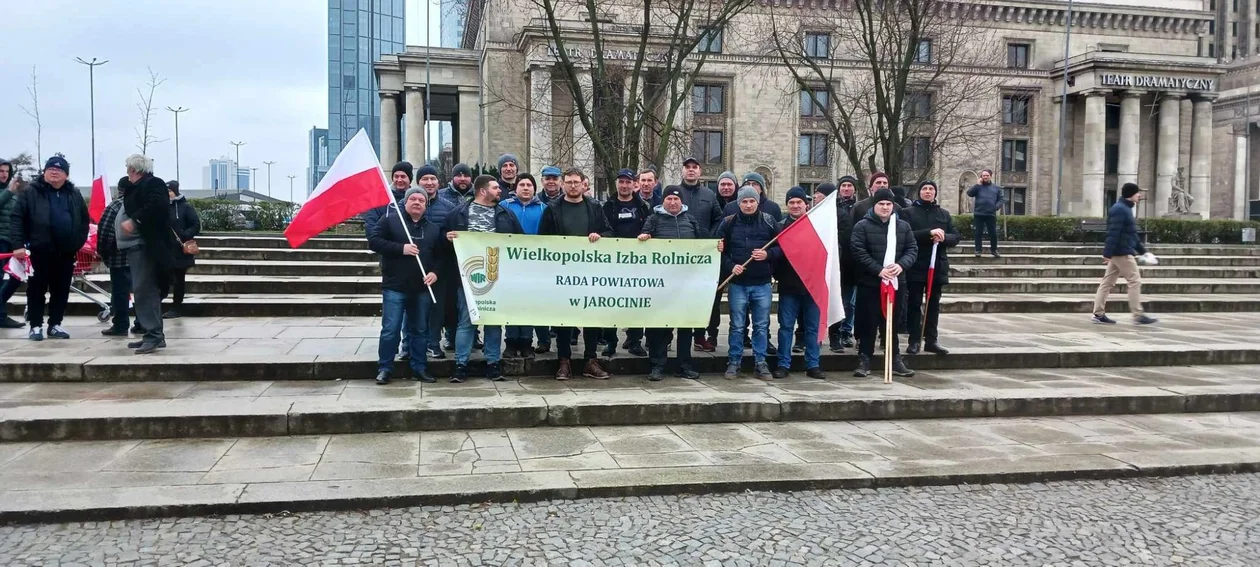 Jarocińscy rolnicy na proteście w Warszawie - Zdjęcie główne