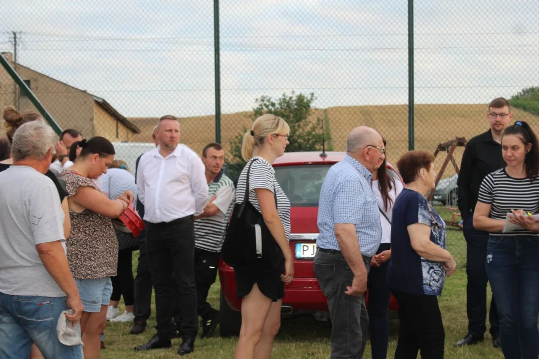 Po trzech tygodniach chciano odwołać sołtyskę Brzóstkowa. Zaskakujący wynik zebrania wiejskiego