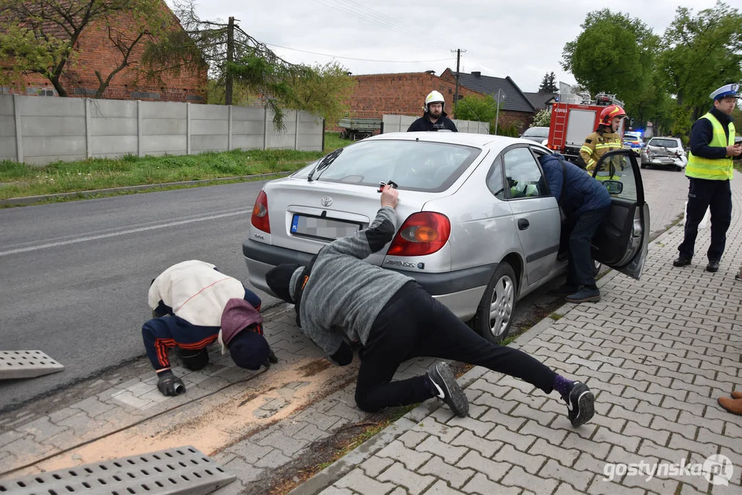 Zderzenie dwóch samochodów w Siedlcu (gm. Pępowo)