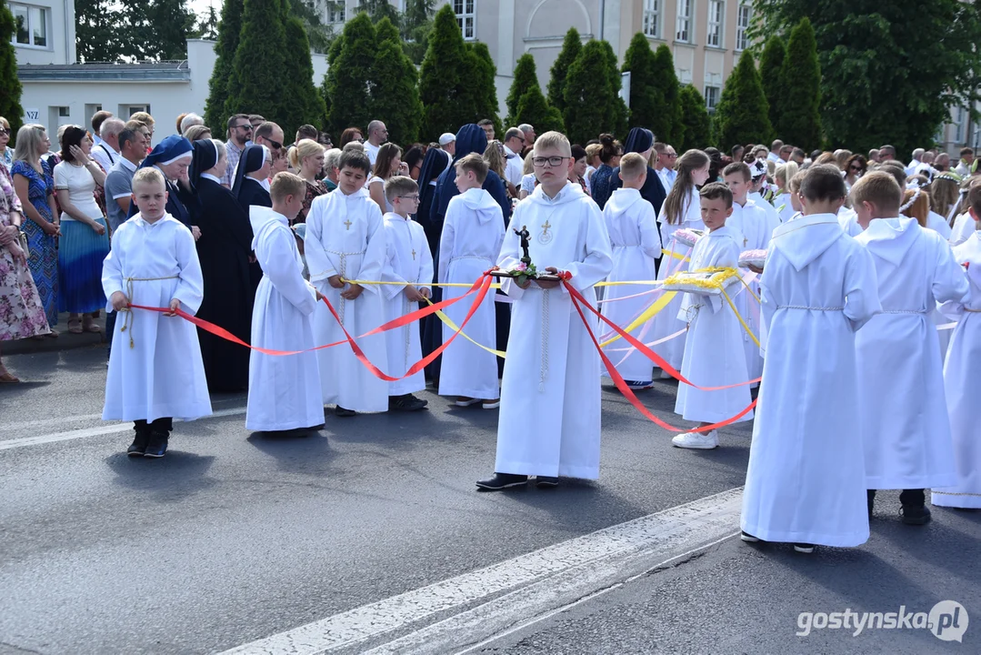 Gostyń - Boże Ciało 2023 - procesja ulicami miasta