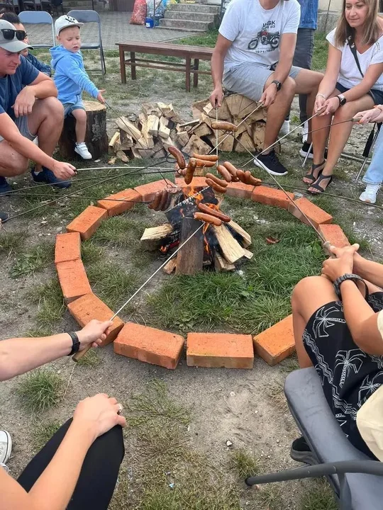 Biesiada sąsiedzka z harcerzami w Brzeziu