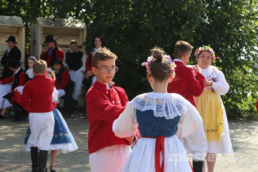 Kolorowe dożynki w Lenartowicach