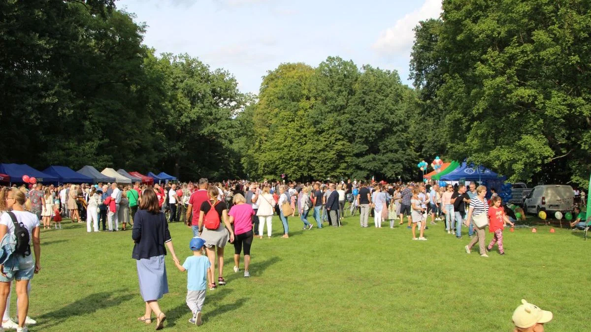 Gminne Święto Plonów 2022 w Jarocinie. Setki osób zgromadziły się w parku [ZDJĘCIA] - Zdjęcie główne