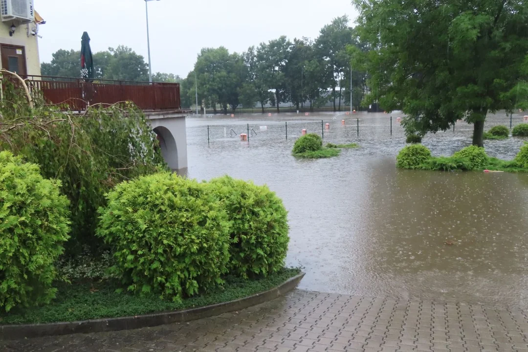 Zalana ulica Jarocińska w Żerkowie