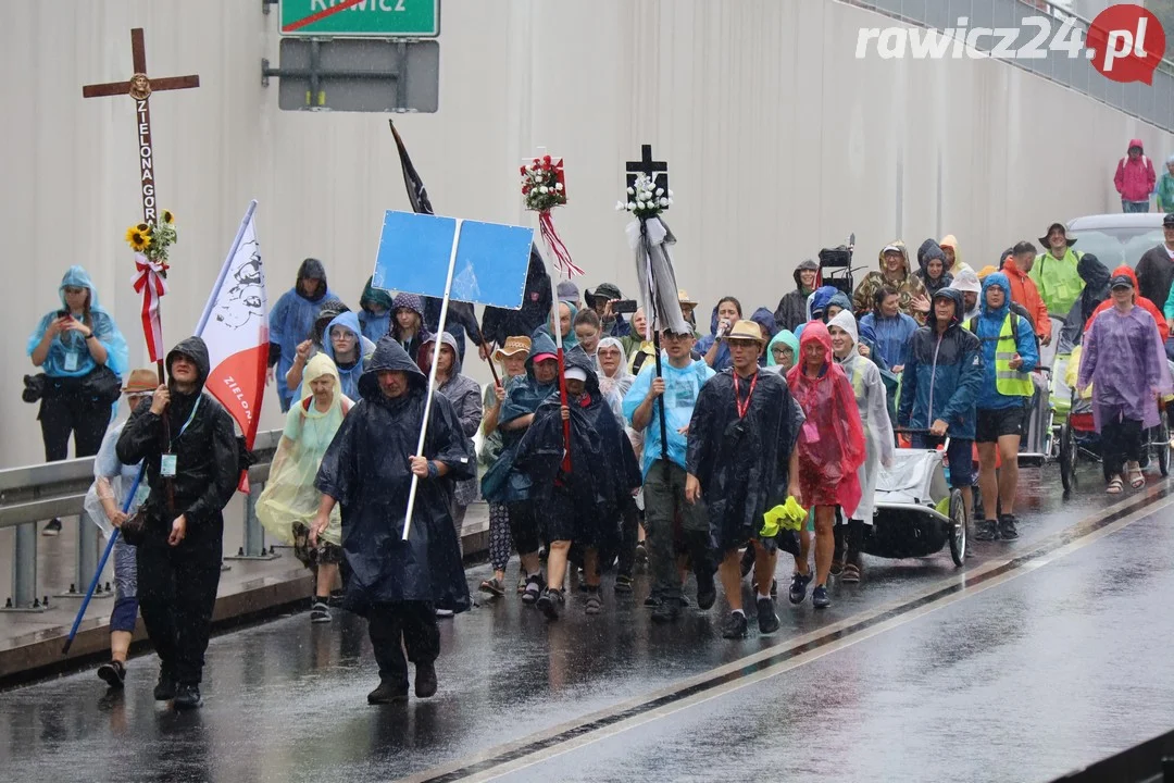 Pielgrzymi na ulicach Rawicza