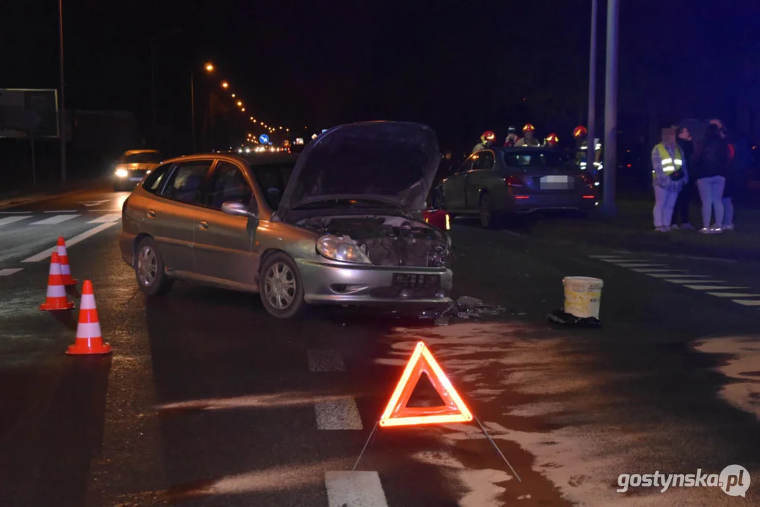 Dwa samochody zderzyły się na DK12, przebiegającej przez Gostyń