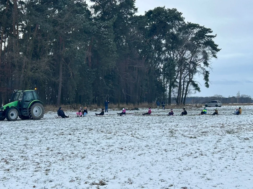 Gorąca atmosfera w mroźną niedzielę. Kulig i ognisko w Gościejewicach - Zdjęcie główne