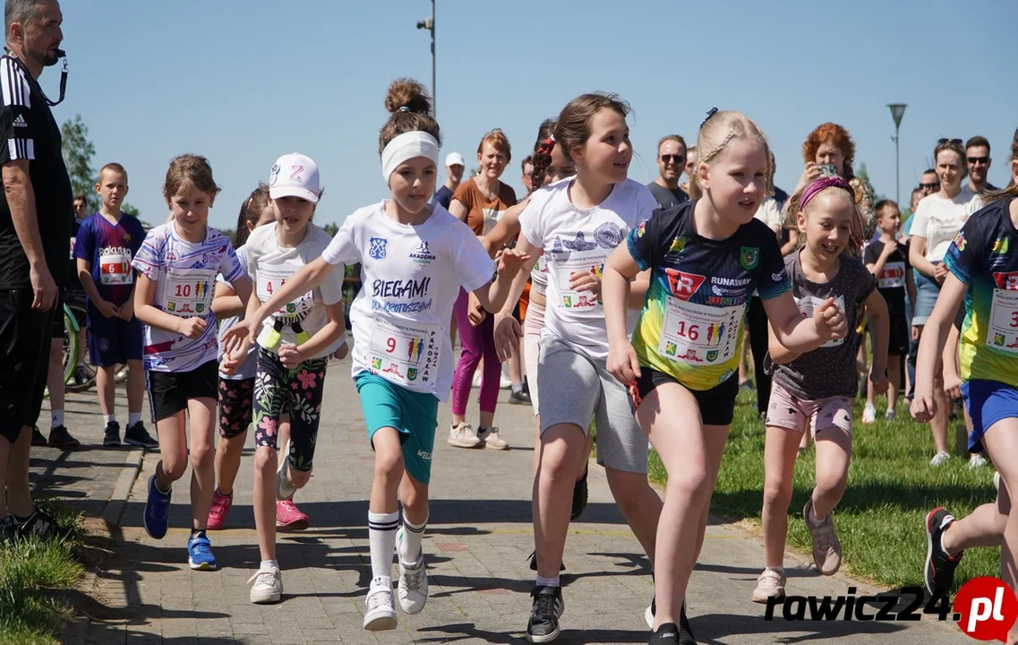 Biegi, marsz i piękna pogoda - 1 maja na sportowo w Pakosławiu - Zdjęcie główne