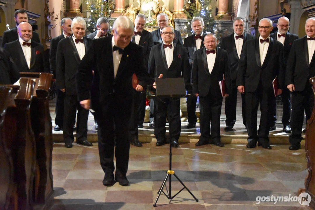 Chór Słowiki 60 - koncert kolęd w kościele na Zdzieżu w Borku Wlkp.