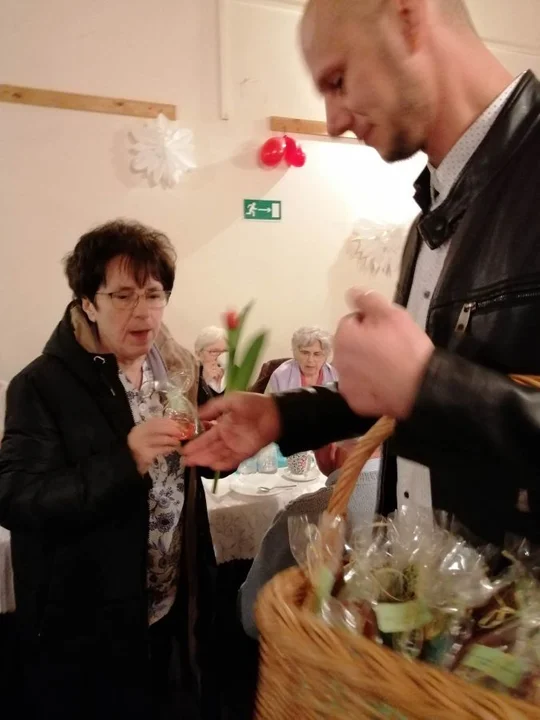 Dzień Kobiet w Klubie Mieszko w Mieszkowie z pokazem iluzji i "Dwoma dmuchnięciami"