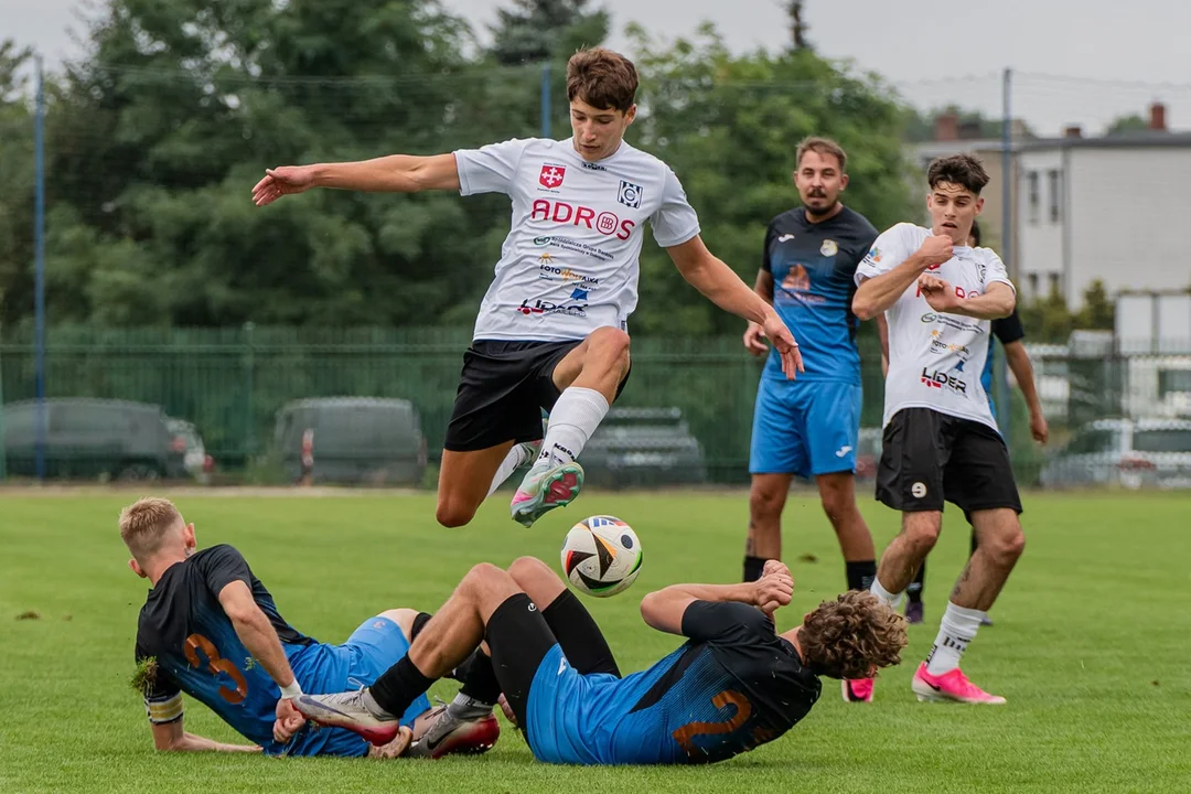 Czarni Dobrzyca - Huragan Szczury 1:1