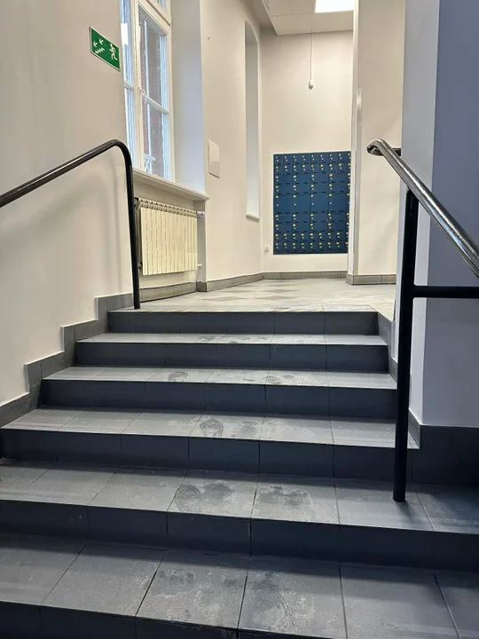 Główny gmach Poczty Polskiej w Jarocinie po remoncie. Co się zmieniło? [ZDJĘCIA]