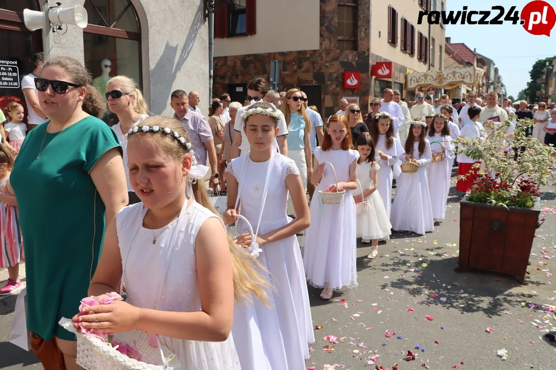 Rawicz. Procesja w Boże Ciało ulicami miasta (2023)