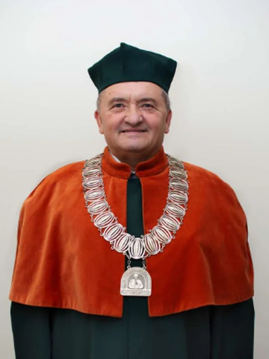 Prof. Jacek Piątek