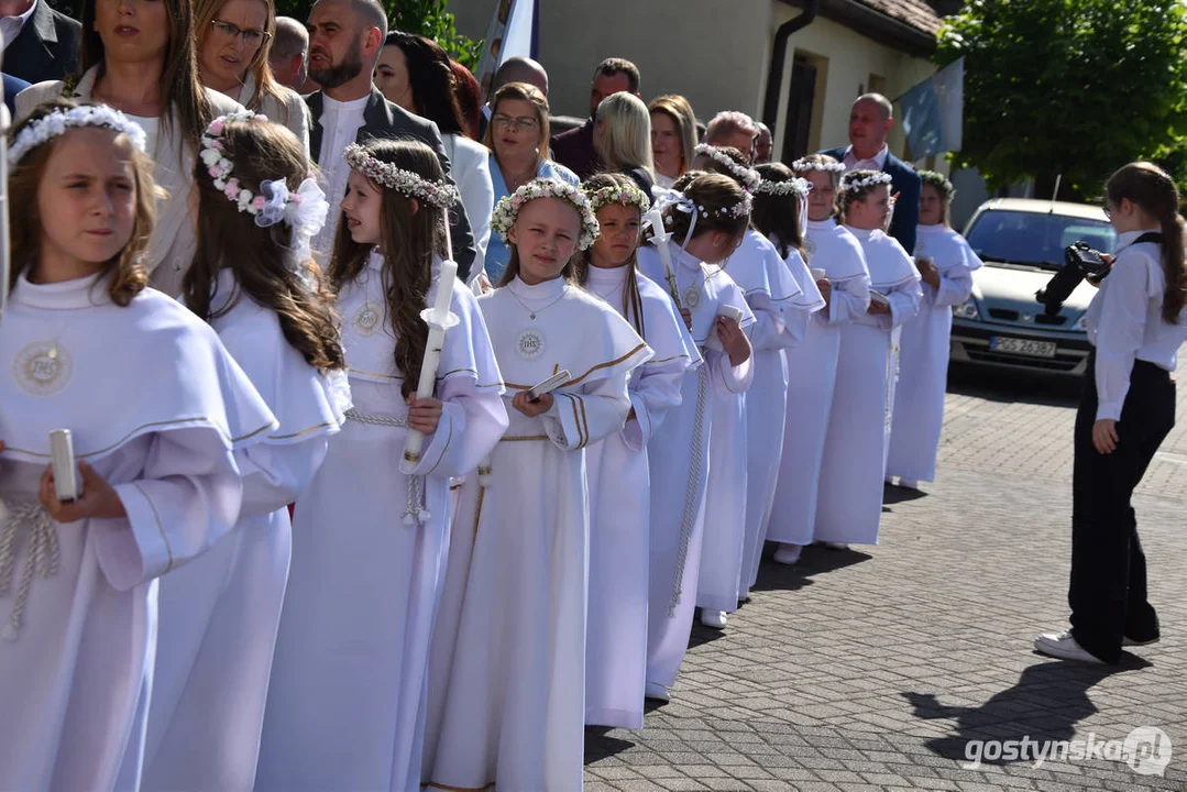 Sakrament I Komunii Świętej w parafii w Pogorzeli