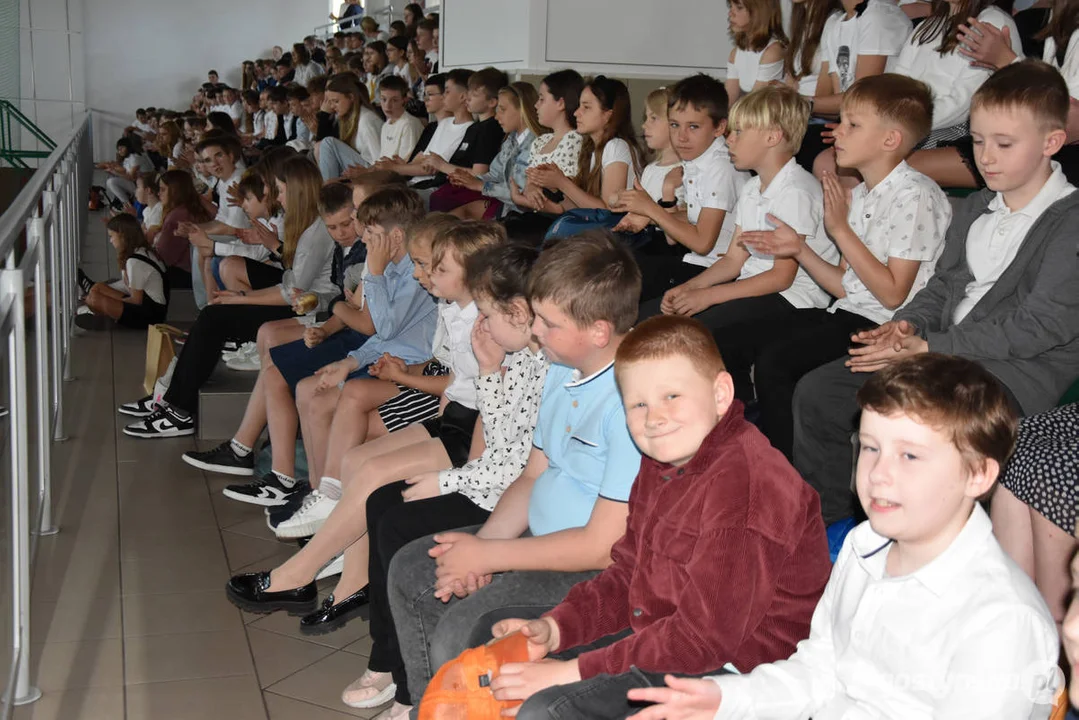 Obchody Dnia Patrona 2024 w Szkole Podstawowej nr 5 im. ks. F. Olejniczaka w Gostyniu
