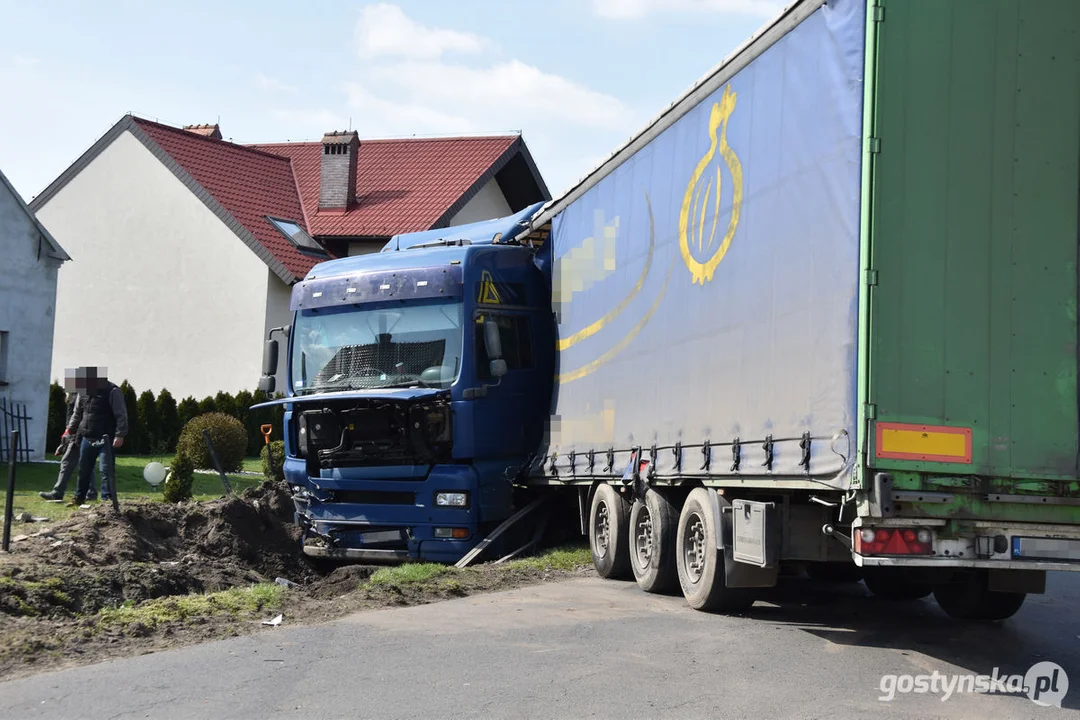 Zderzenie dwóch samochodów w Skoraszewicach (gm. Pępowo)