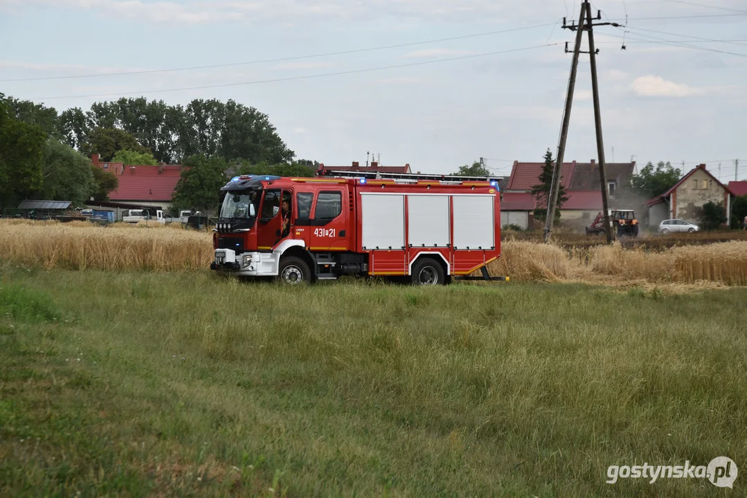 Pożar zboża w Poniecu i Kuczynie