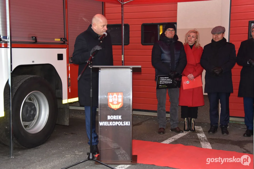 Wręczenie promes na zakup wozów strażackich dla 3 jednostek OSP: Borek Wlkp., Gola i Pogorzela