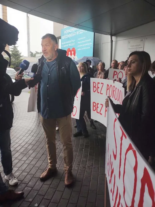 Protest wobec likwidacji położnictwa i oddziału noworodkowego w jarocińskim szpitalu