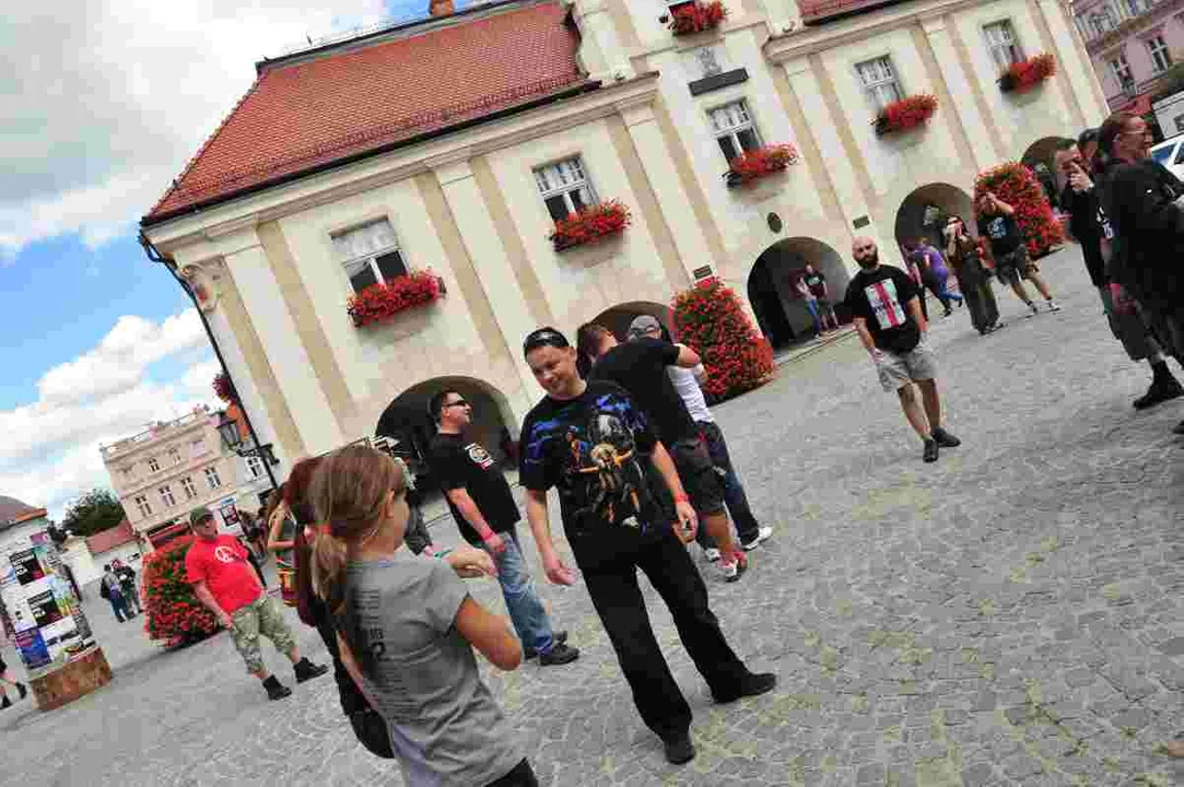 Odsłonięcie glanów na rynku Jarocin 2013