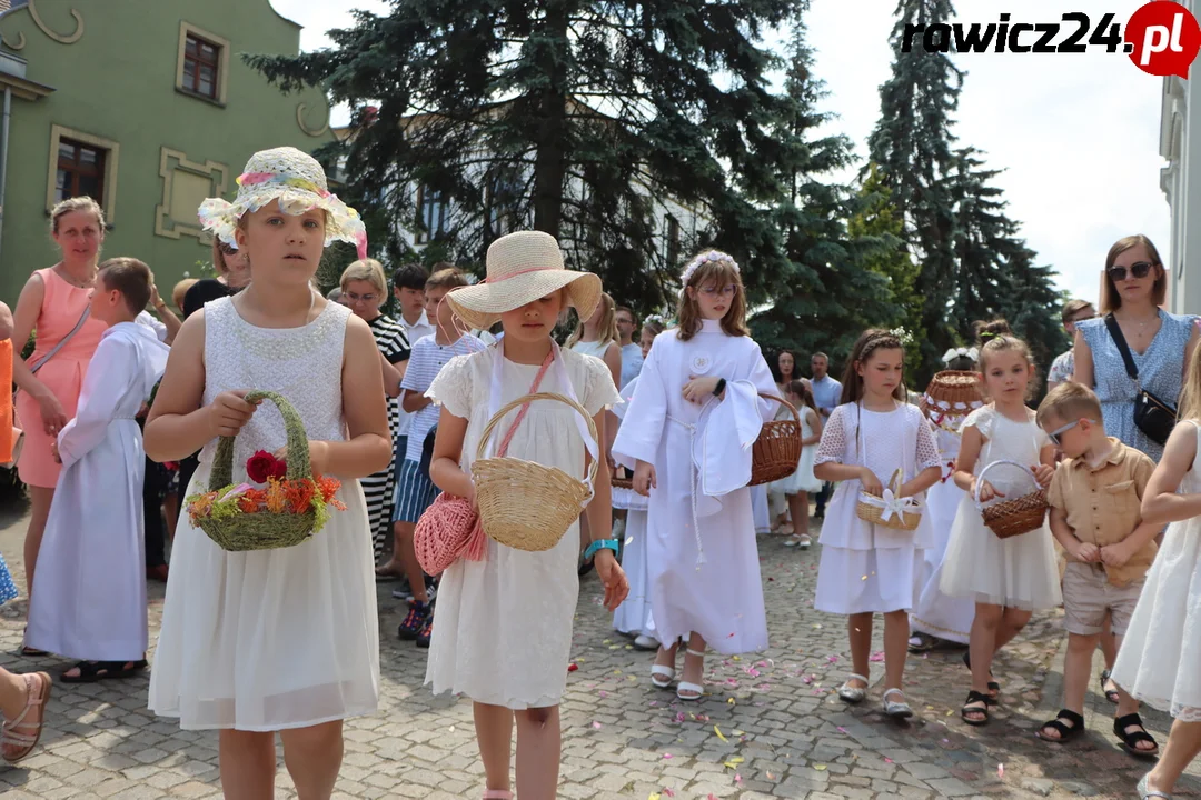 Rawicz. Procesja w Boże Ciało ulicami miasta (2023)