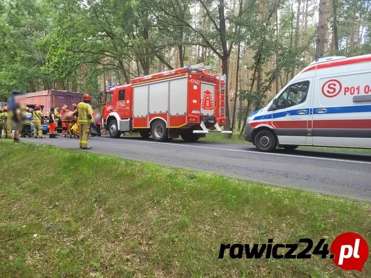 Wypadek na drodze wojewódzkiej 324 pomiędzy Rondem Załęcze a miejscowością Wiewierz