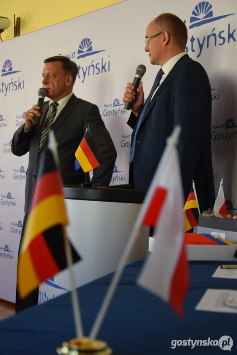 Podpisanie umowy partnerskiej między powiatem gostyńskim a powiatem Nordhausen w Niemczech